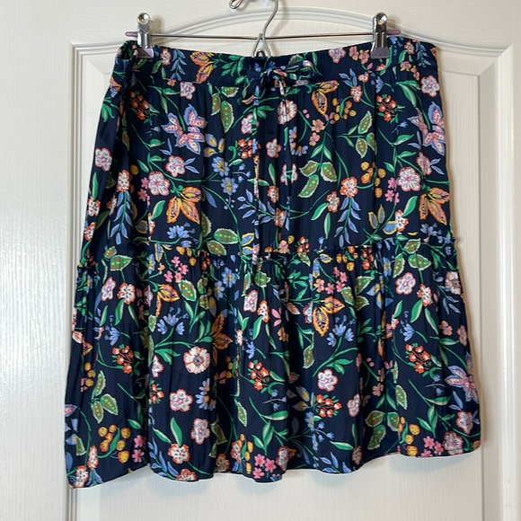 Loft Navy Blue Floral Knee Length Tiered Skirt Size XXL - Picture 1 of 11